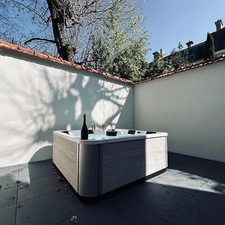 2 Lenoir T2 Spacieux Avec Jacuzzi Au Centre-ville Apartment Reims