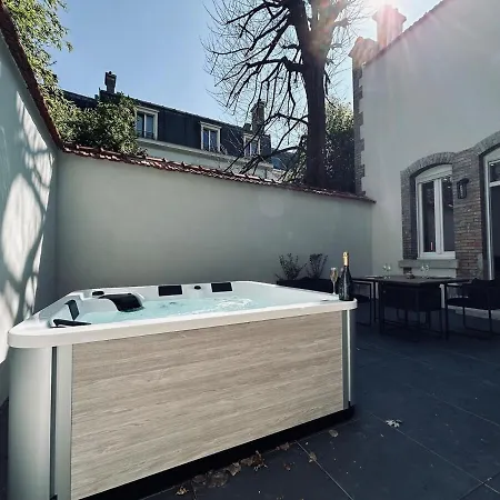 Apartment 2 Lenoir T2 Spacieux Avec Jacuzzi Au Centre-ville Reims